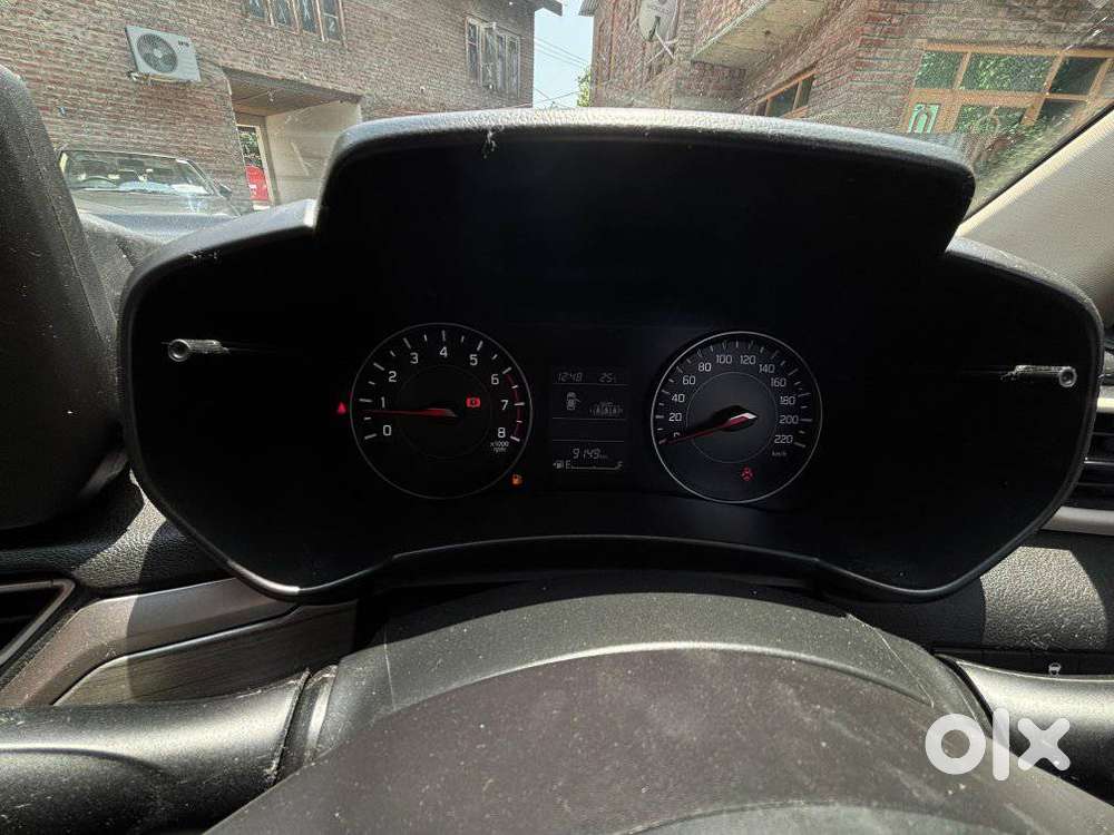 Maruti Suzuki Swift Dzire 1.3 Zxi, 2025, Petrol