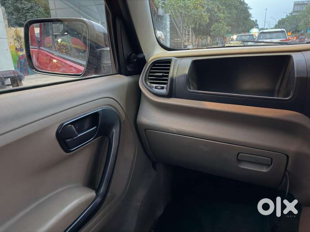 Mahindra Tuv 300 T6 Plus, 2016, Diesel