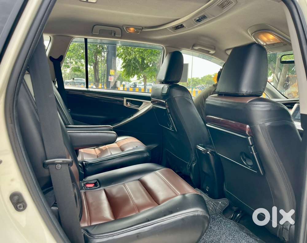 Toyota Innova Crysta Zx 7 Str Diesel (2018)