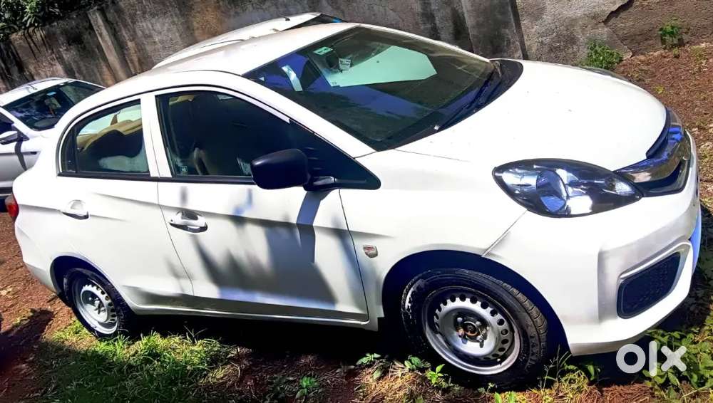 Showroom Condition Honda Amaze, Registration Date 09/08/2017, For Sale