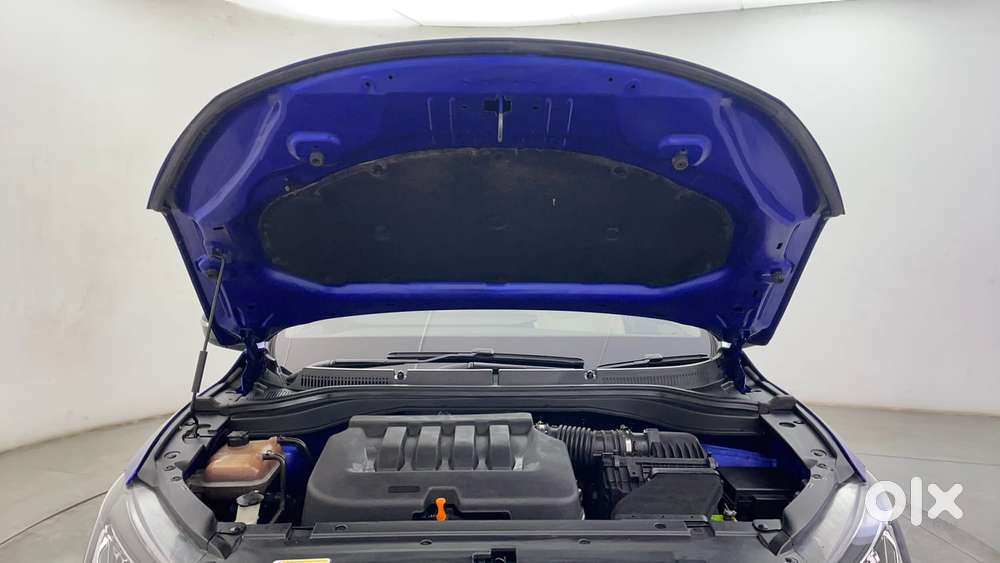 Mahindra Xuv700 2.0 Ax 5 Petrol At Str, 2022, Petrol