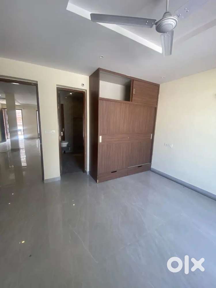 For Rent 3BHK First Floor 14 Marla Sector 37