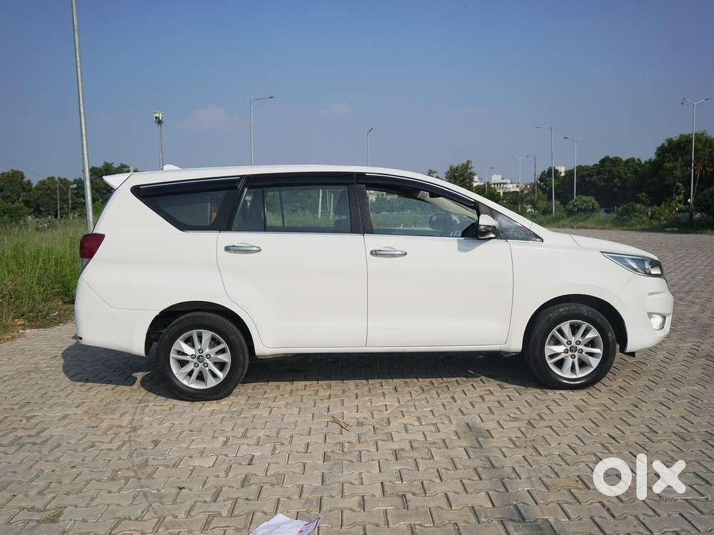 Toyota Innova Crysta 2.4 Gx Mt, 2017, Diesel