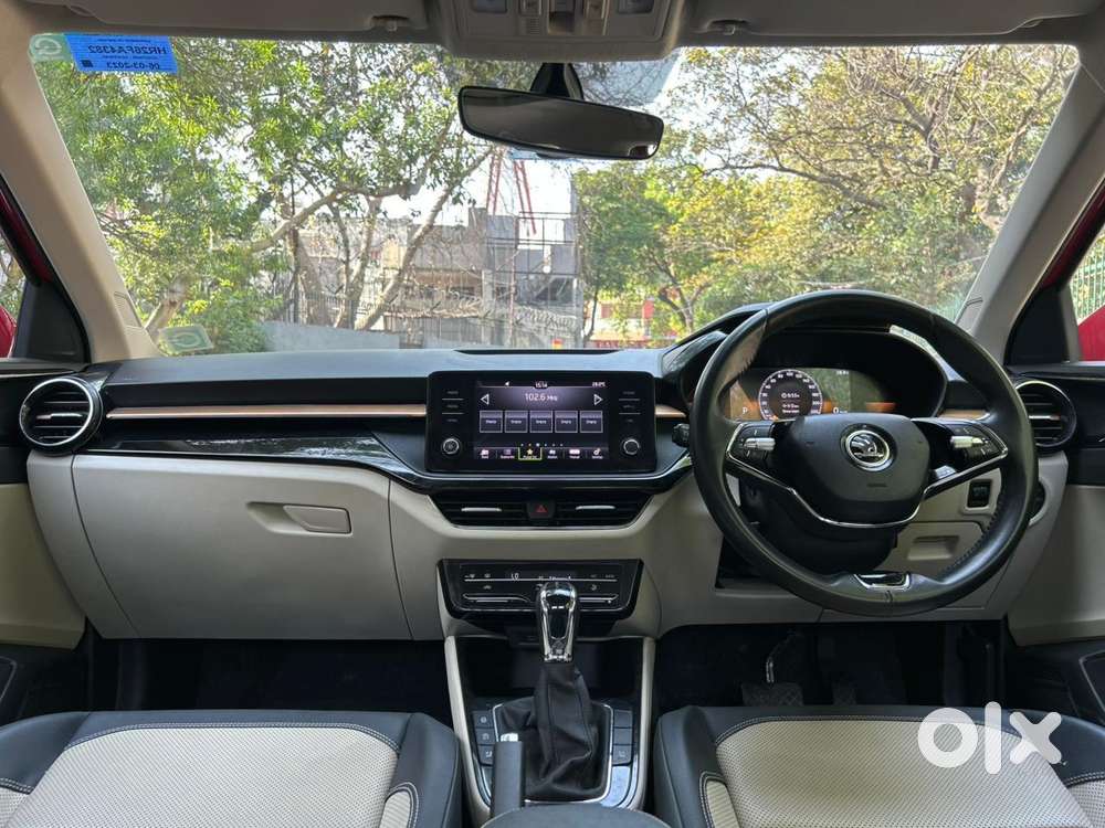 Skoda Slavia 1.0 Tsi Style At, 2023, Petrol