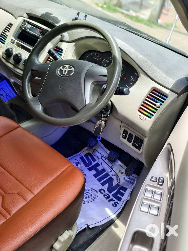 Toyota Innova 2.5 G (diesel) 8 Seater Bs Iv, 2012, Diesel