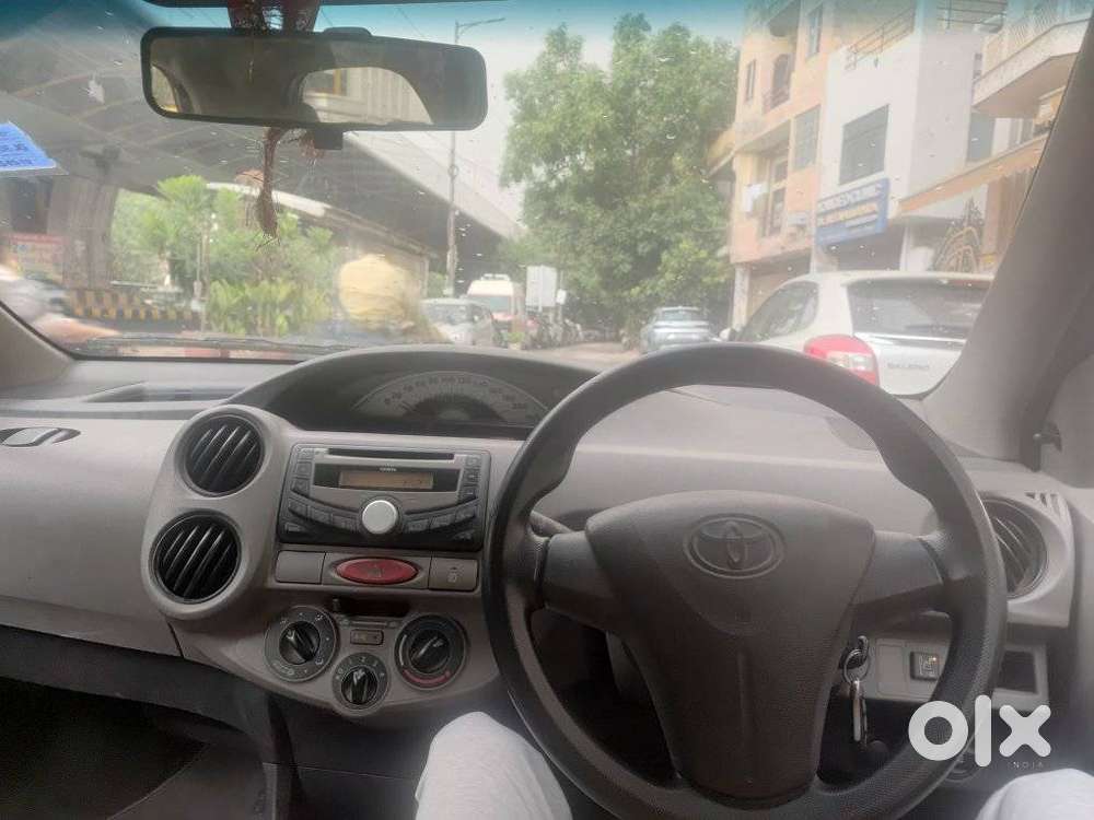 Toyota Etios Liva 2011-2012 G, 2011, Petrol