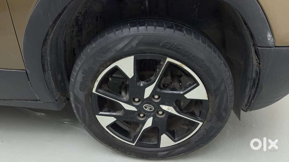 Tata Punch 1.2 Revotron Creative Amt Dual Tone, 2022, Petrol