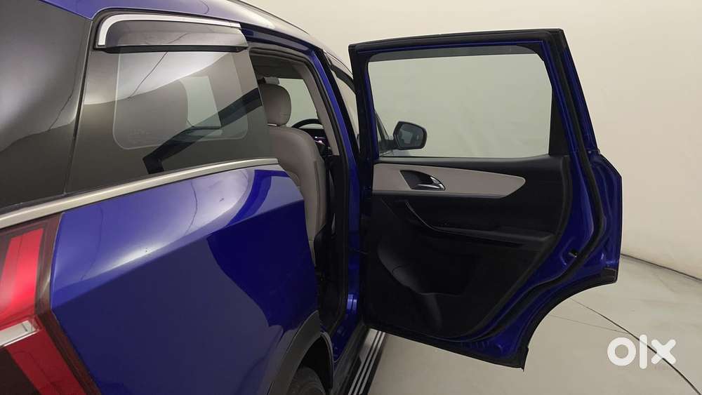 Mahindra Xuv700 2.0 Ax 7 Petrol At Luxury Pack Str, 2022, Petrol