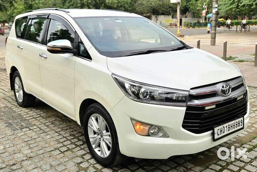 Toyota Innova Crysta 2.8z Automatic, 2016, Diesel