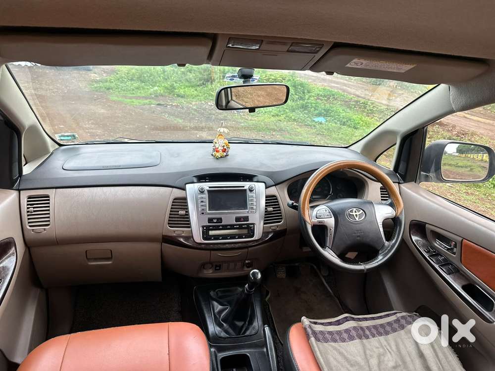 Toyota Innova 2.5 V 8 Str, 2016, Diesel