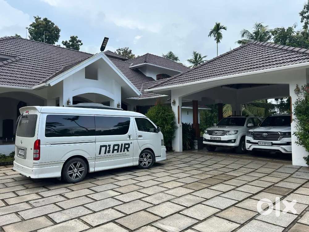 Toyota Hiace Ventury Petrol 2.7 2013