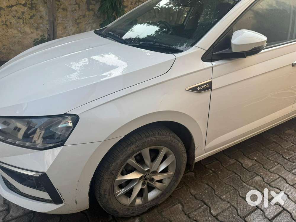 Skoda Slavia 1.0 Ambition Tsi At, 2024, Petrol