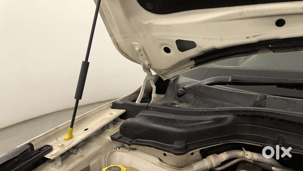 Mahindra Xuv300 W8 (o) 1.5 Diesel Amt, 2022, Diesel