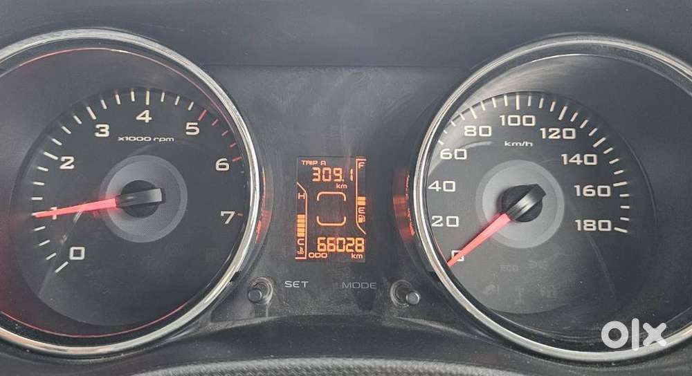 Mahindra Tuv 300 T10, 2018, Diesel