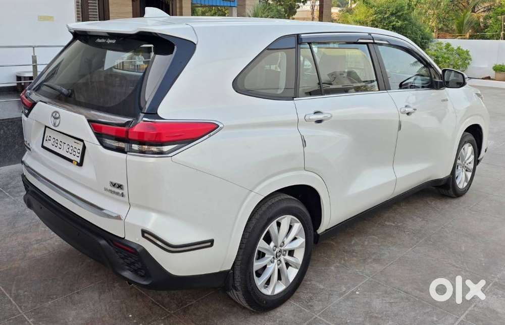 Toyota Innova Hycross 2.0 Vx Hybrid 7 Str, 2023, Cng & Hybrids