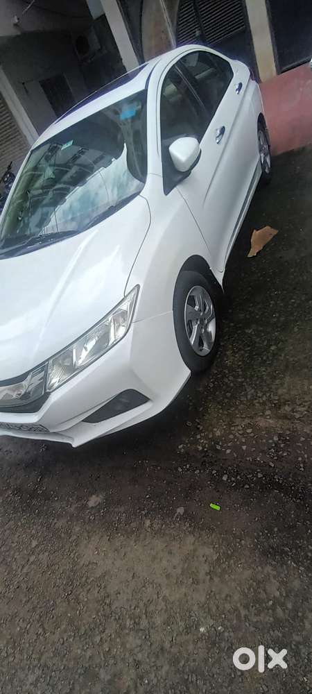 Honda City V At Sunroof I-vtec, 2016, Petrol