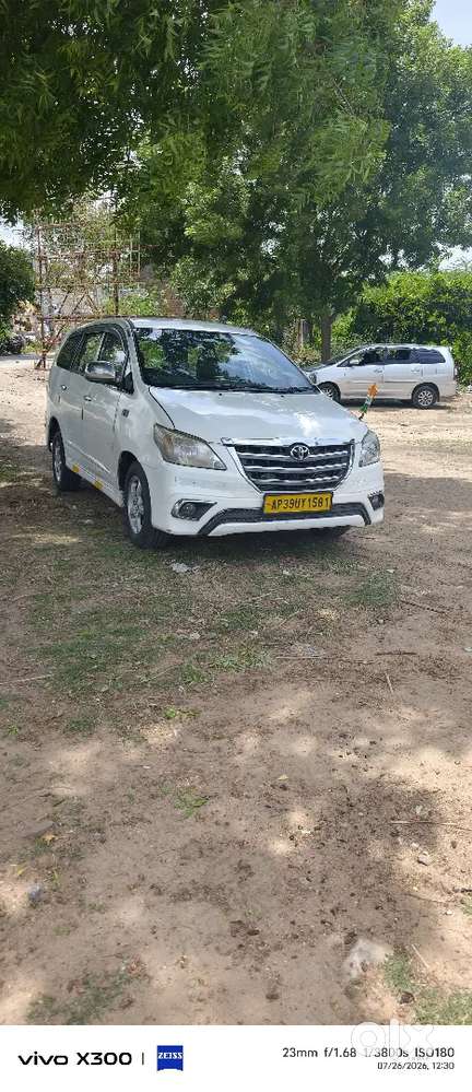 Toyota Innova 2.5 G 2015