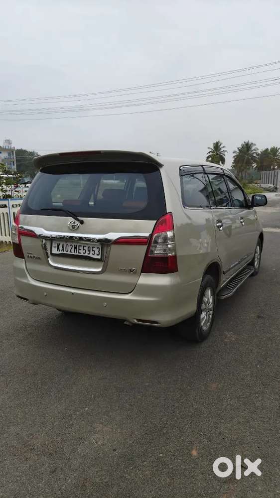 Innova 2.5 V