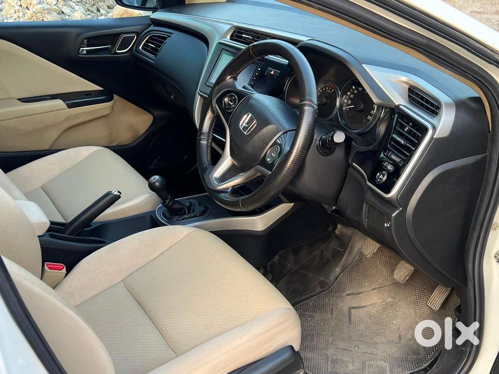 Honda City 1.5 V Cvt I-vtec Mt, 2022, Petrol