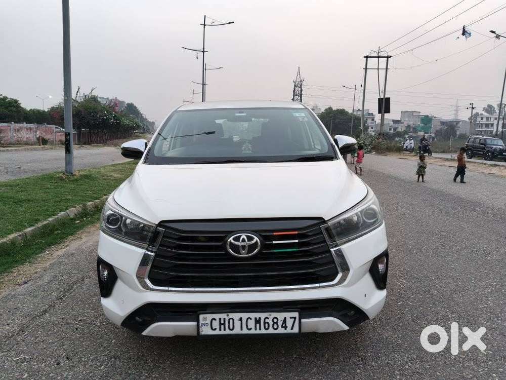 Toyota Innova Crysta 2.7 V, 2022, Petrol