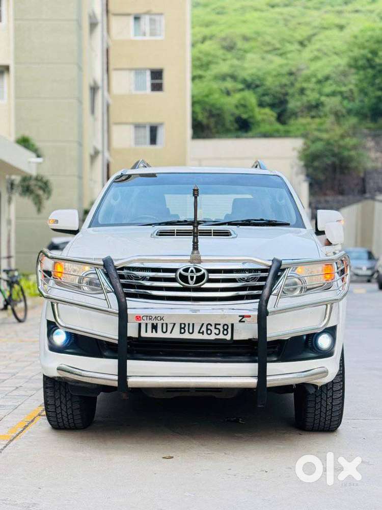 Toyota Fortuner 4x2 Manual, 2013, Diesel