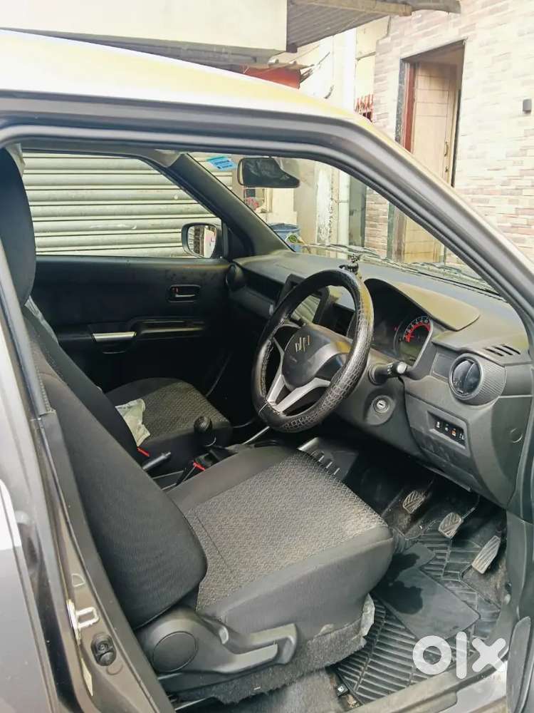 शो रूम गाडी आहे 19 महिने झालेत 4.40/- लोन अमाऊंट बाकी आहे