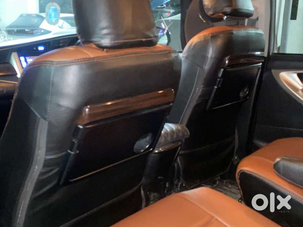Toyota Innova Crysta 2016 Diesel Well Maintained