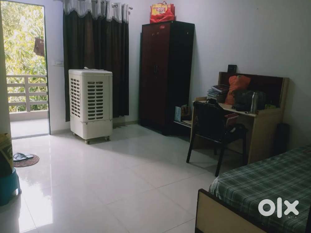 Single seater room for girls on rent
