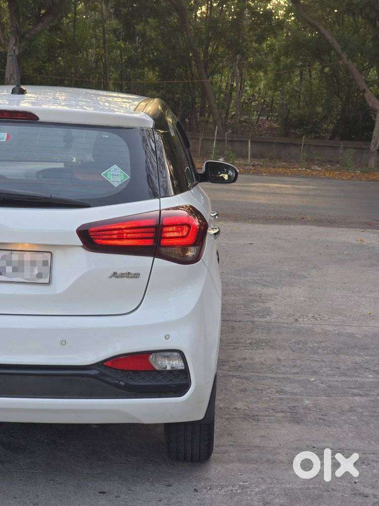 Hyundai I20 Asta (o) 1.2 Mt Dual Tone, 2019, Cng & Hybrids