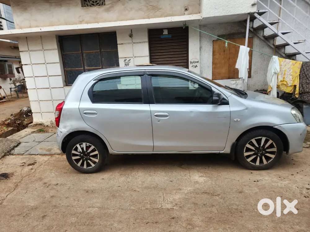 Toyota Etios Liva 2012 Diesel 100000 Km Driven