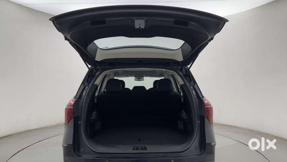 Mahindra Xuv700 2.0 Ax 5 Petrol At Str, 2023, Petrol