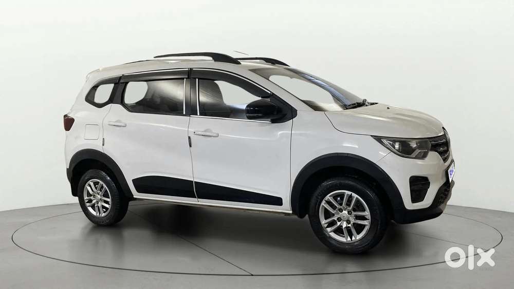 Renault Triber Rxt, 2023, Petrol