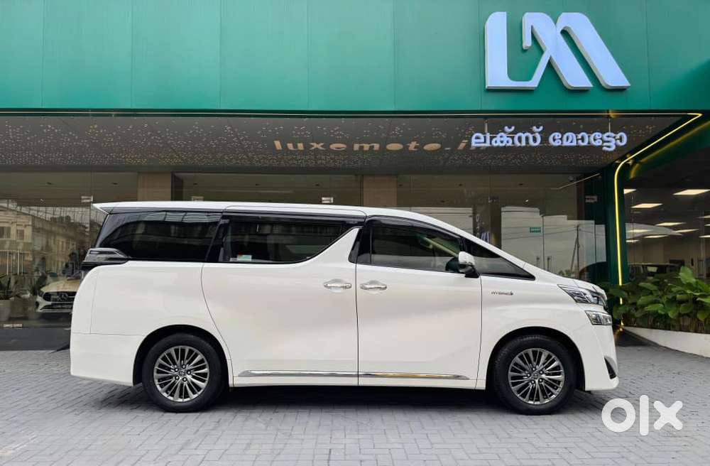 Toyota Vellfire Vip – Executive Lounge, 2022, Petrol