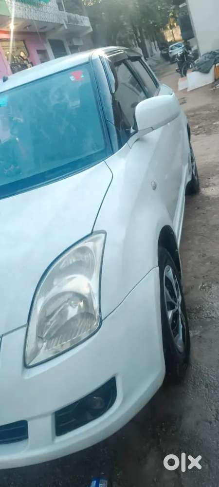Maruti Suzuki Swift 2011 Cng & Hybrids 100000 Km Driven