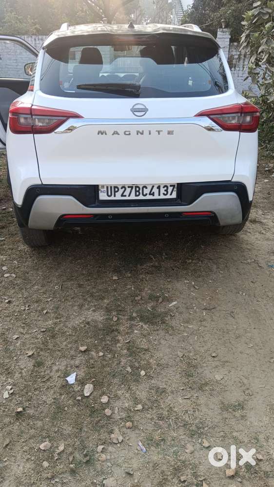 Nissan Magnite 1.0 Xv Premium, 2022, Petrol