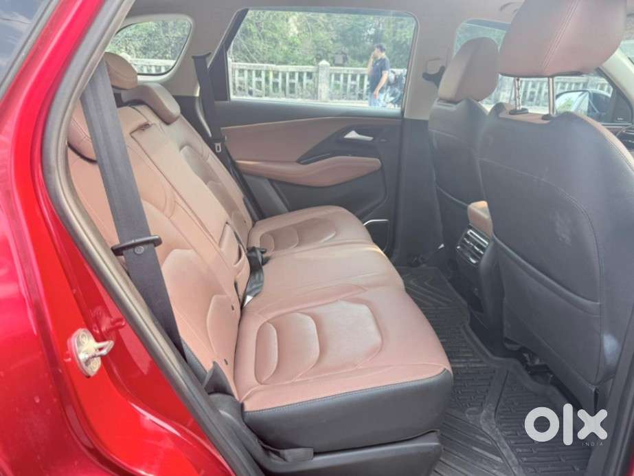 Mg Hector Plus Savvy Pro 1.5 Turbo Petrol Cvt 7 Str Dual Tone, 2024,..