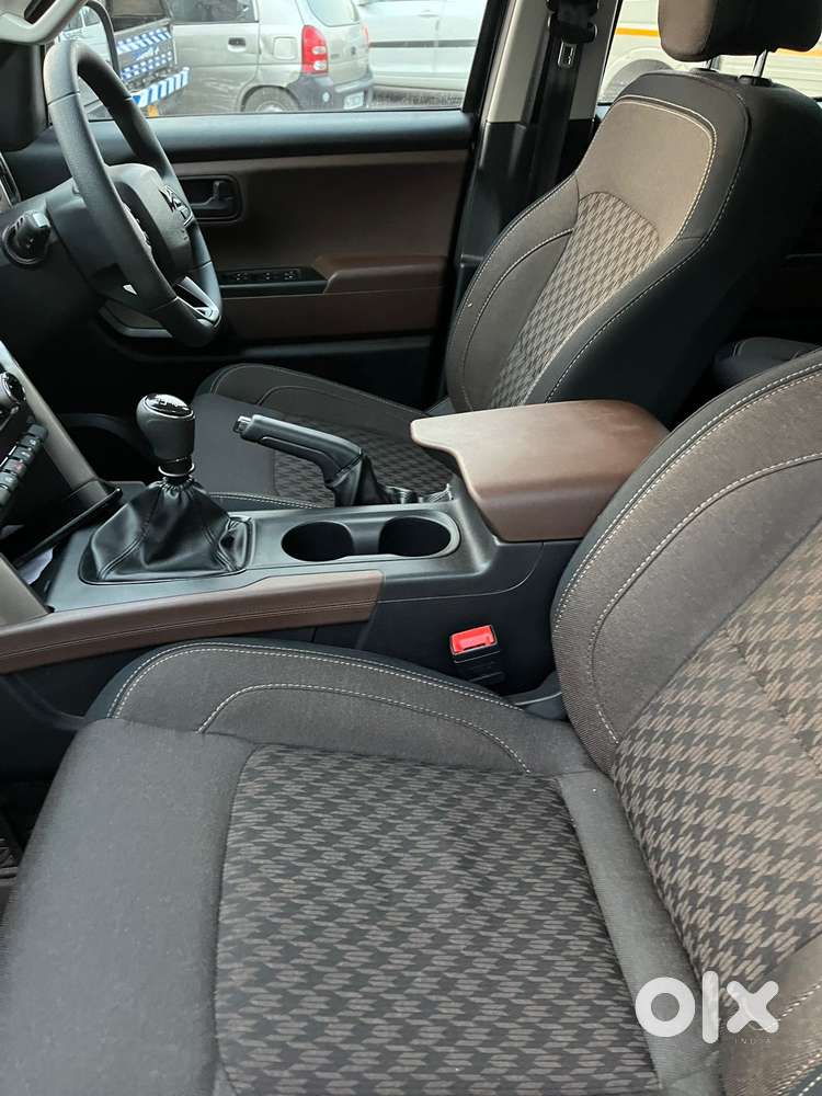Mahindra Scorpio N Z4 Petrol Mt 7 Str (e), 2025, Petrol
