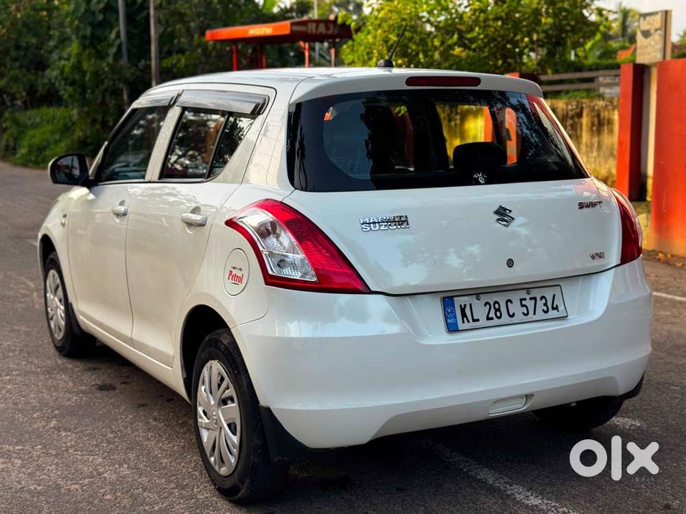 Maruti Suzuki Swift 1.2 Lxi (o), 2017, Petrol