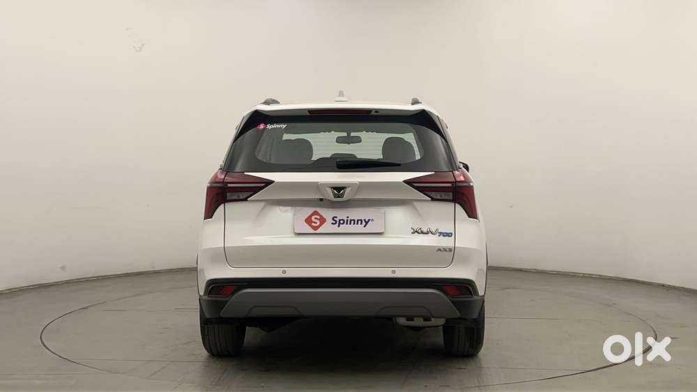 Mahindra Xuv700 2.0 Ax 3 Petrol At 5 Str, 2023, Petrol