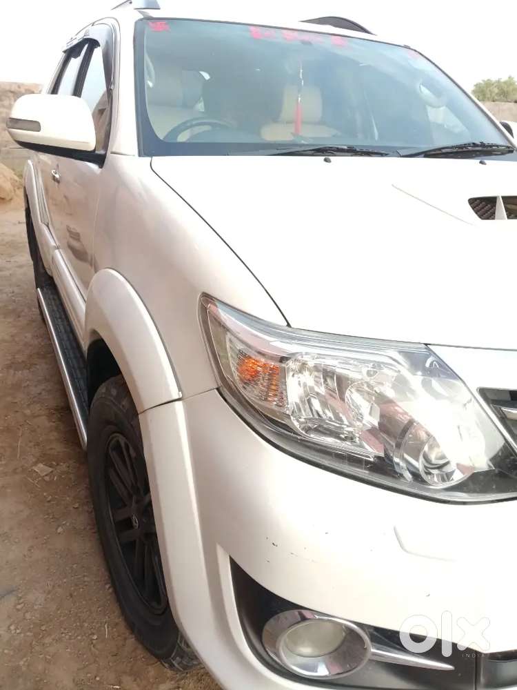 Toyota Fortuner 2016 Suv.