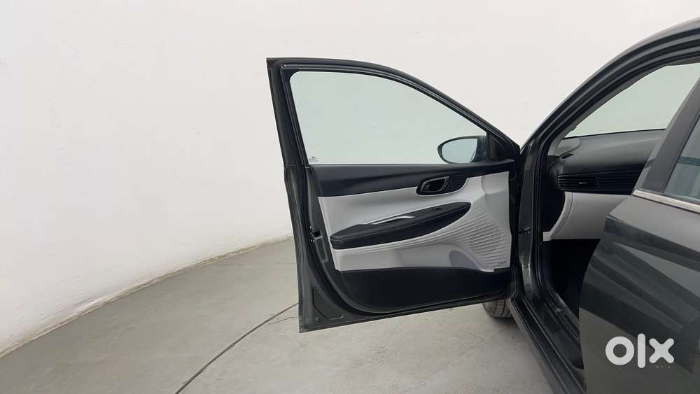Hyundai New I20 1.2 Asta (o) Ivt, 2023, Petrol