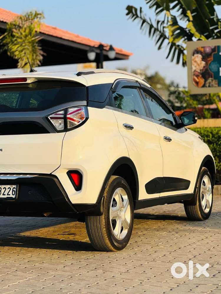 Tata Nexon 1.2 Revotron Xma Amt (s), 2022, Diesel