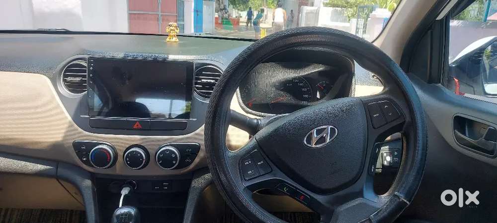 Hyundai Xcent Cng + Petrol  40,000 Km  32 Km/kg Mileage  Excellent