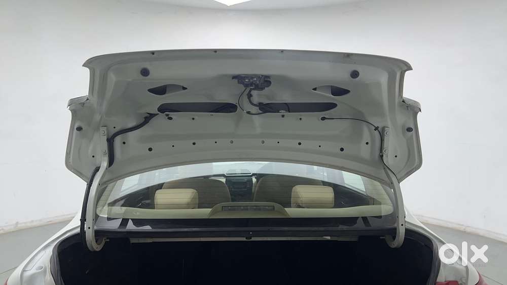 Maruti Suzuki Dzire 1.2 Zxi Amt, 2019, Petrol