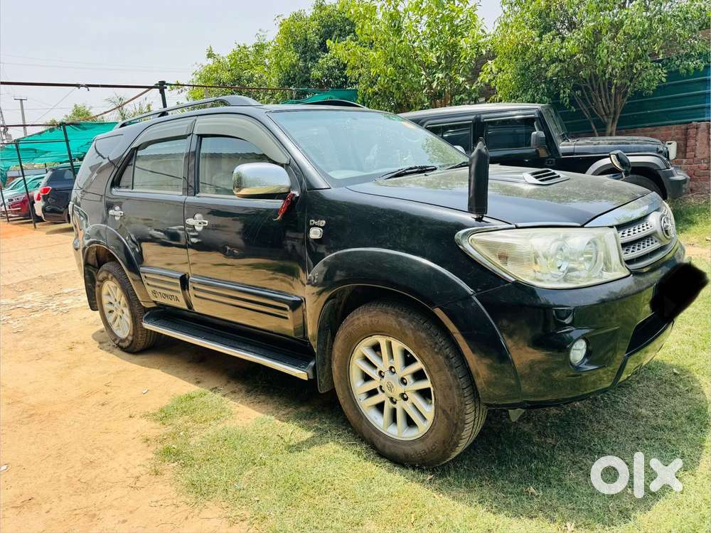 Toyota Fortuner 3.0 4x4 Manual, 2011, Diesel