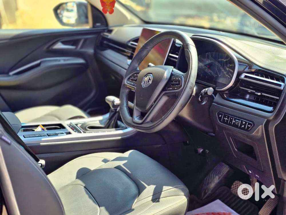 Mg Hector Plus Sharp Pro Blackstorm 1.5 Turbo Petrol Cvt 7 Str, 2024..