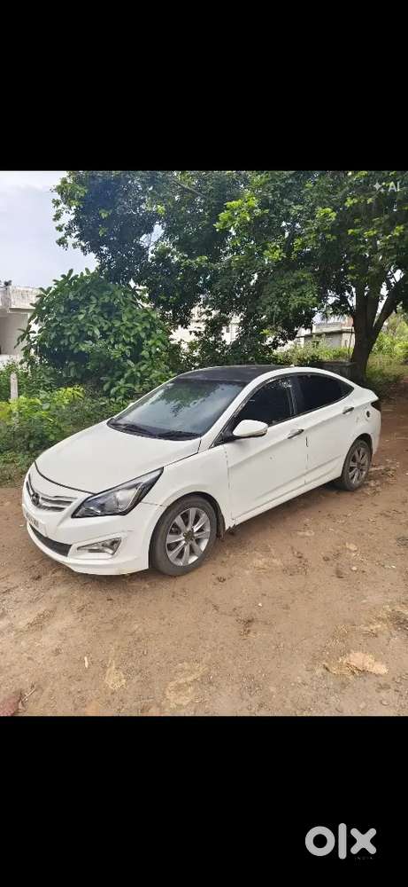 I Want To Sell Hyundai Verna1.6 Sx 2011.new Battery, Engine Oil Change