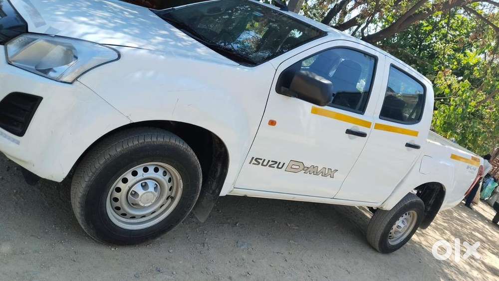 Isuzu D-max 2024 Diesel 8300 Km Driven
