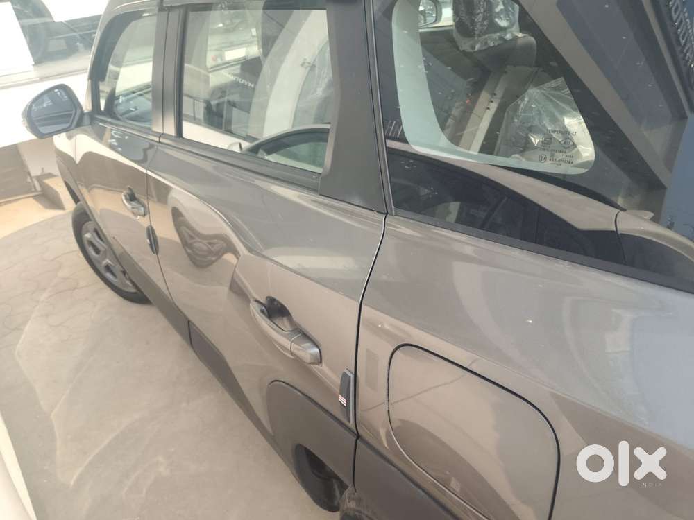 Maruti Suzuki Vitara Brezza 2025 Petrol 8999 Km Driven