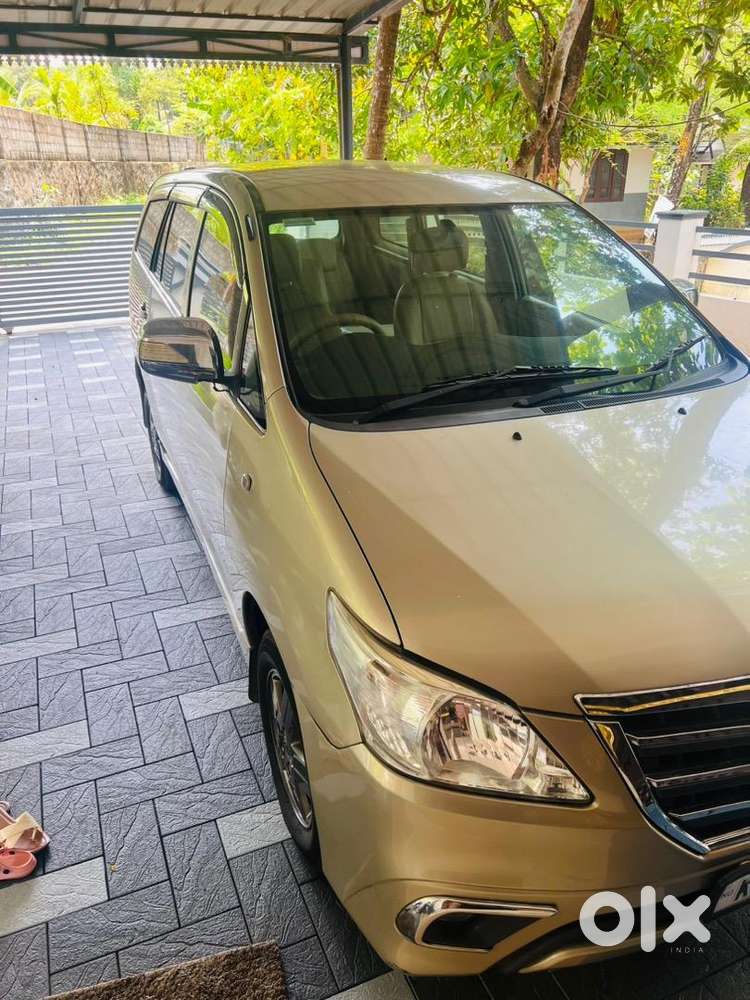 Original Kerala Toyota Innova 2013 Diesel Well Maintained